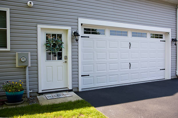 24/7 Emergency Garage Door Panel Replacement experts in Liberty, NC